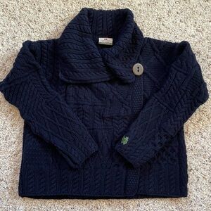 Carraig Donn Irish 100% Merino Wool Sweater Navy Aran Patchwork Notre Dame logo